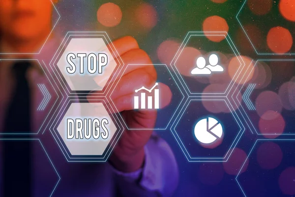 Scrittura concettuale a mano che mostra Stop Drugs. La presentazione di foto aziendali ha messo fine alla dipendenza da sostanze come l'eroina o la cocaina Griglie e diverse icone più recenti concetto di tecnologia digitale. — Foto Stock