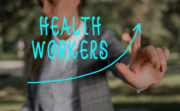 Γράμμα που δείχνει τους εργαζόμενους στην υγεία. Επιχειρηματική φωτογραφία που δείχνει ποιανού δουλειά είναι να προστατεύει την υγεία των κοινοτήτων τους Ψηφιακή καμπύλη βέλους που υποδηλώνει την έννοια της ανάπτυξης. — Φωτογραφία Αρχείου