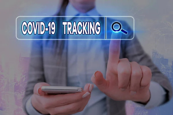 A levél Covid 19 Tracking-et mutatja. Üzleti fotó bemutatása Megkülönböztető folyamat a lehetséges fertőzött egyének Web keresés digitális információ futurisztikus technológia hálózati kapcsolat. — Stock Fotó