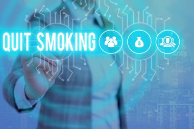 Sözcük yazma metni sigarayı bırak. Tütün bağımlılığı denetiminin durdurulması veya durdurulması için iş konsepti, dişli yapılandırma araçları konsepti.