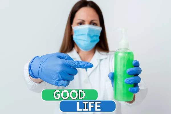 Texte écrit par mot Good Life. Concept d'entreprise pour vivre dans le confort et le luxe avec peu de problèmes ou de soucis échantillon de test sanguin de laboratoire montré pour le résultat de l'analyse diagnostique médicale. — Photo