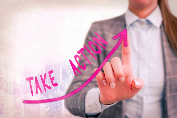 Conceptueel handschrift met actie ondernemen. Zakelijke foto presentatie om iets te doen of te handelen om een bepaald resultaat te krijgen Digitale pijlpunt curve die groei ontwikkeling concept. — Stockfoto