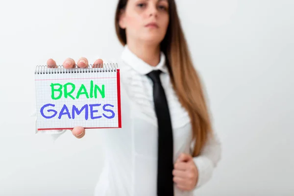 Segno di testo che mostra Brain Games. Tattica psicologica concettuale della foto per manipolare o intimidire con l'avversario Modello che mostra diversi modelli di blocco note a colori vuoti per l'idea di scrittura. — Foto Stock