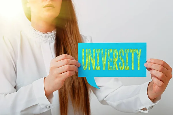Writing note showing University. Business photo showcasing institution of higher learning providing facilities for teaching Displaying different color mock up notes for emphasizing content. — Stock Photo, Image