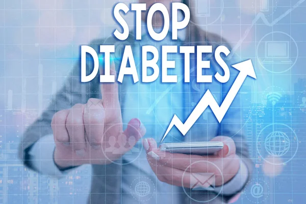 Piszę notatkę z "Stop cukrzycy". Pokazywanie zdjęć biznesowych zapobiec chorobie podwyższonego poziomu glukozy we krwi Symbol strzałki idzie w górę wykazując znaczące osiągnięcie. — Zdjęcie stockowe