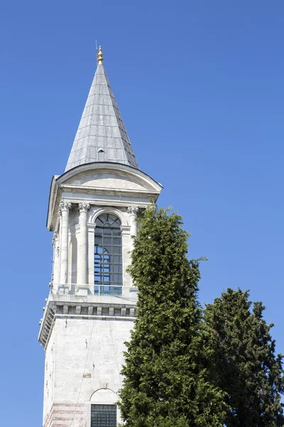 Věž dvůr, palác topkapi, istanbul, Turecko — Stock fotografie