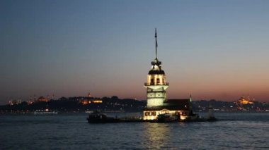 Istanbul'da altın saat sonunda kızlık Kulesi