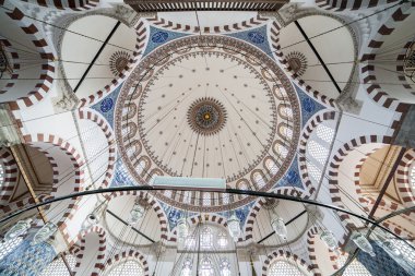 Kubbe Rüstem Paşa Camii, Istanbul