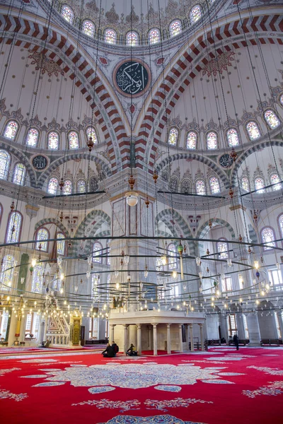 Mezquita de Fatih en el distrito de Estambul, Turquía —  Fotos de Stock