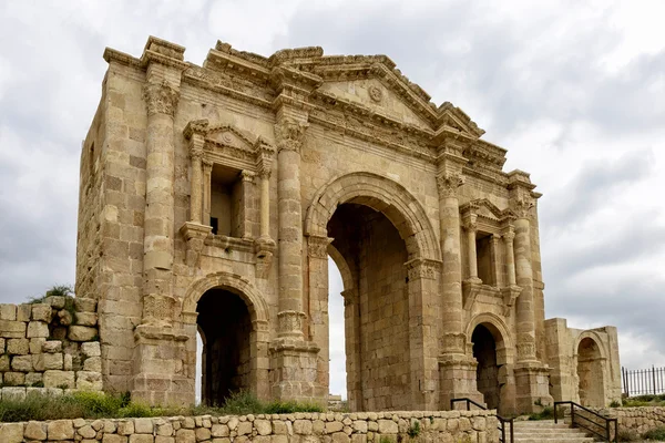 El Arco de Adriano en Jerash, Jordania — Foto de Stock