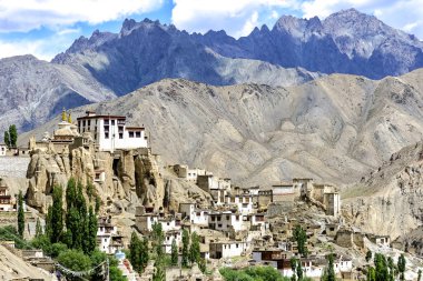 Panoramik Lamayuru Manastırı Ladakh, Hindistan.