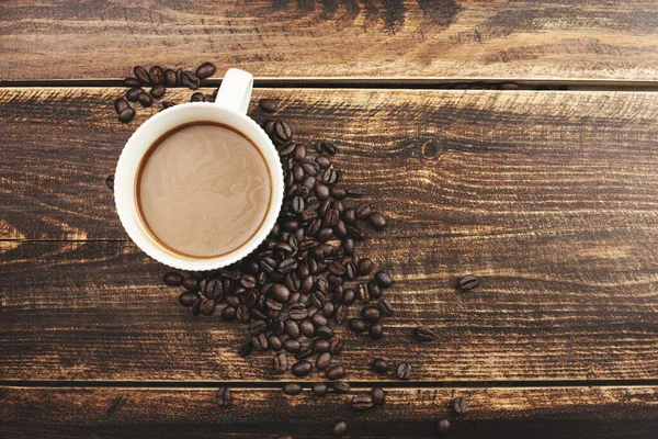 Koffie Met Bonen Houten Ondergrond — Stockfoto