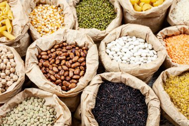 Çuvalda fasulye tohumu, üst manzara