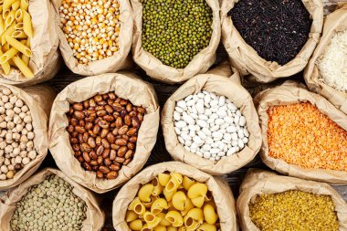 Çuvalda fasulye tohumu, üst manzara