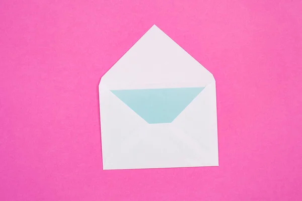 Envelope Branco Fundo Isolado Organizado Para Design Mockup — Fotografia de Stock