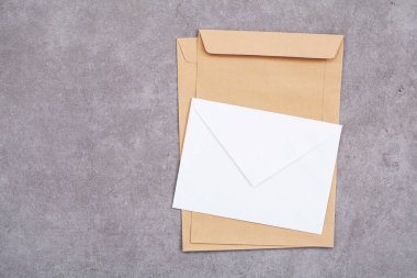 Model tasarımı için boş zarf izole edilmiş arkaplan