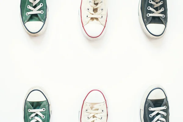 Färg Sneakers Isolerad Färg Bakgrund — Stockfoto