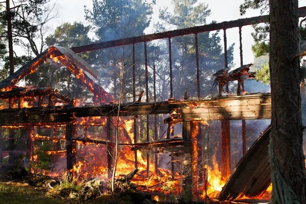 Huis ruïne na brand Rechtenvrije Stockfoto's