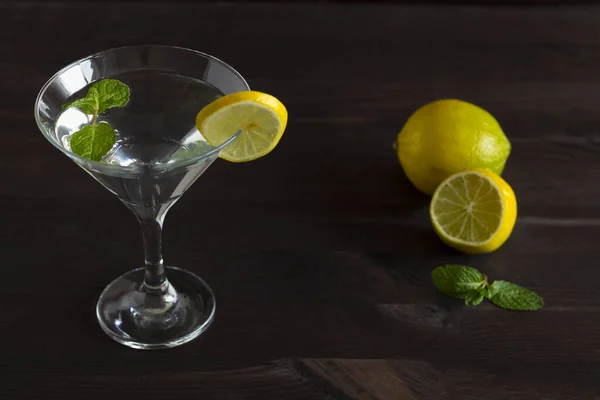 Margarita Cocktail Der Bar Martini Glas Cocktail Mit Oliven Und — Stockfoto