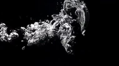 Su altında hava kabarcıkları. 1000 fps 'de yüksek hızlı bir kamerayla çekildi. Yüksek kaliteli FullHD görüntüler