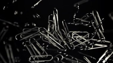 Ataçlar uçar ve düşer. 1000 fps 'de yüksek hızlı bir kamerayla çekildi. Yüksek kaliteli FullHD görüntüler