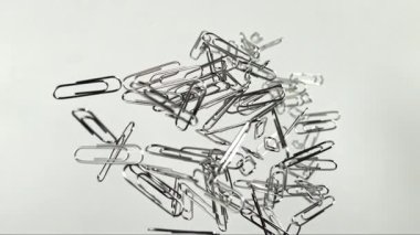 Ataçlar uçar ve düşer. 1000 fps 'de yüksek hızlı bir kamerayla çekildi. Yüksek kaliteli FullHD görüntüler