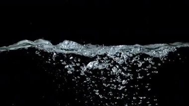 Hava kabarcıklı süper yavaş su dalgaları. 1000 fps 'de yüksek hızlı bir kamerayla çekildi. Yüksek kaliteli FullHD görüntüler