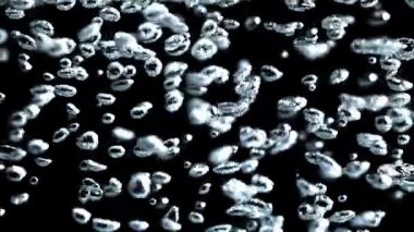 Su altında küçük hava kabarcıkları. 1000 fps 'de yüksek hızlı bir kamerayla çekildi. Yüksek kaliteli FullHD görüntüler