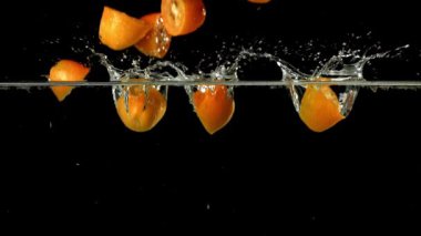 Süper yavaş çekimde taze kumkat. 1000 fps 'de yüksek hızlı bir kamerayla çekildi. Yüksek kaliteli FullHD görüntüler