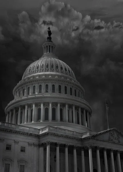 Edificio Del Capitolio Los Estados Unidos Washington Con Nubes Oscuras —  Fotos de Stock