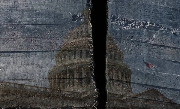 Capitol Building Washington Its Dome Split Half Representing Divided Government — Stock Photo, Image