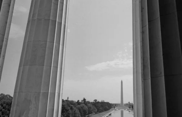 Widok Pomnik Waszyngtona Centrum Handlowe Odzwierciedlające Basen Lincoln Memorial — Zdjęcie stockowe