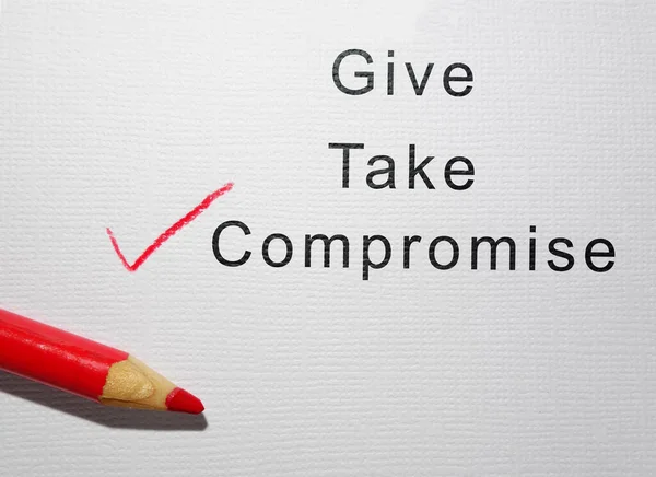 Текст Give Take Compromise Красным Карандашом Бумаге — стоковое фото