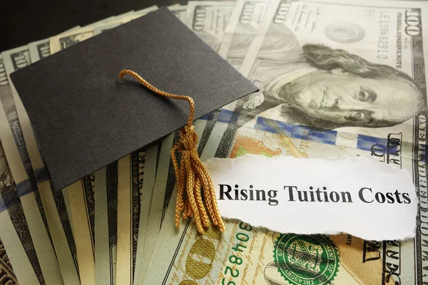 Tuition headlines — Stock Photo, Image