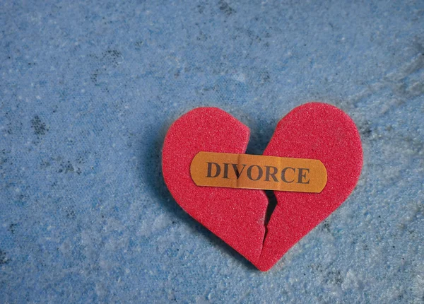 Broken red Divorce heart — Stock Photo, Image