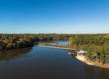 Raleigh North Carolina 'daki Johnson Gölü manzarası.