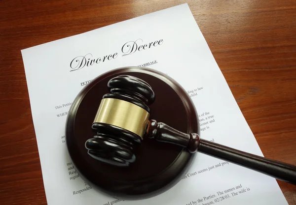 Decreto de divorcio martillo — Foto de Stock