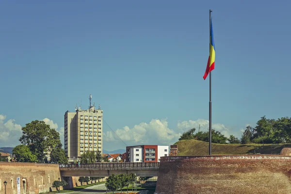 Román zászló, Citadella Alba Iulia, Románia — Stock Fotó