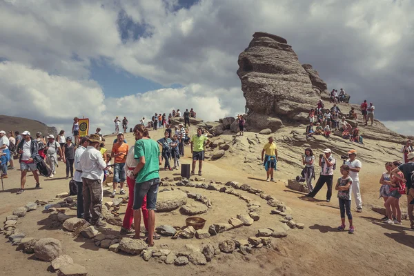 Spiritual ritual at Sphinx, Bucegi mountains, Romania — Stock Photo, Image