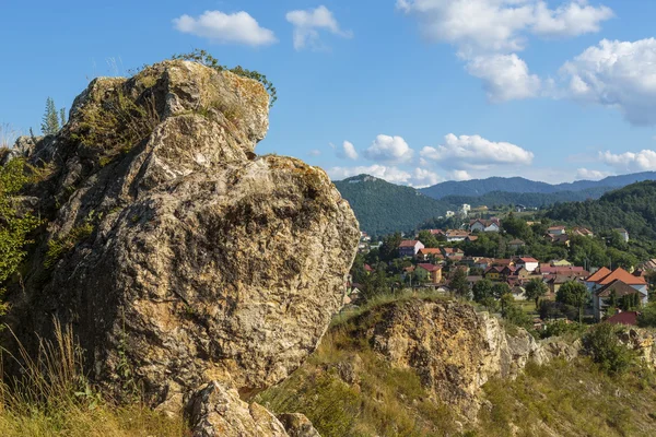 Panoráma s velkým kamenem — Stock fotografie