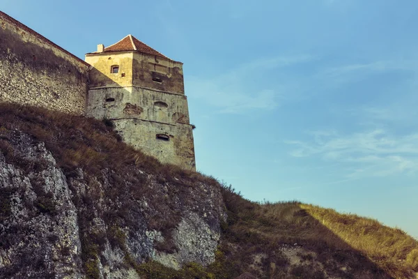 Medieval tower and defence walls of Rasnov citadel — Stock Photo, Image