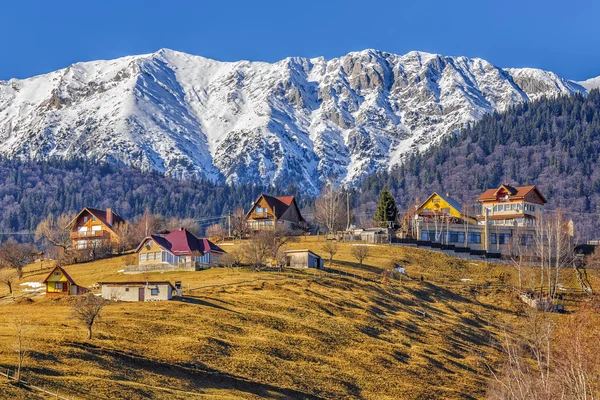 Piatra craiului berge, rumänien — Stockfoto