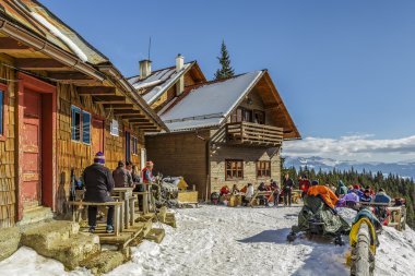Curmatura dağ evi, Piatra Craiului, Romanya