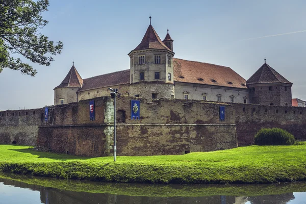 Fagaras fortress, Fagaras, Румунія — стокове фото