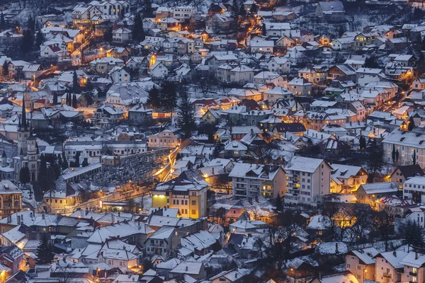 Zimní soumrak letecký pohled v Brasov — Stock fotografie