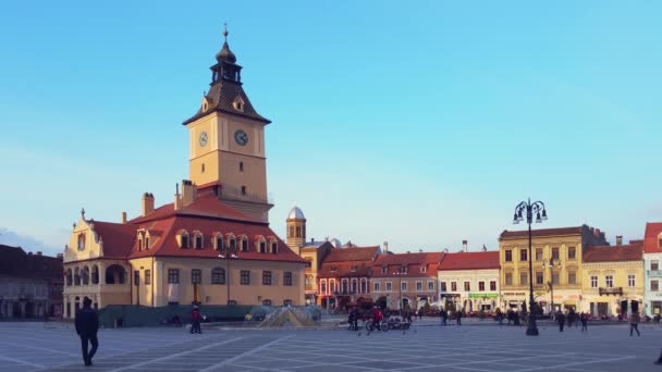 Belediye Meydanı ve eski Belediye Binası, Brasov, Romanya — Stok video