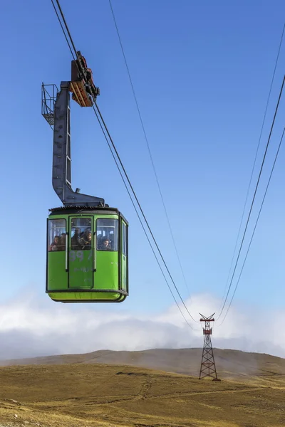 Green cable car — Stock Photo, Image