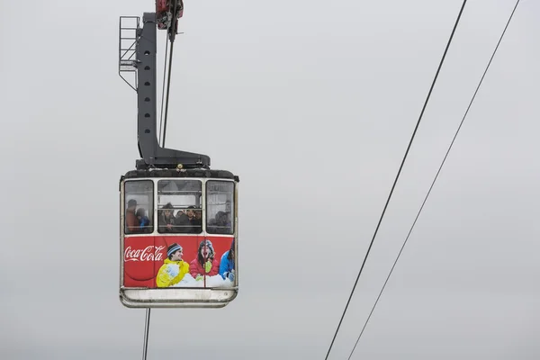 Cable car transporting tourists — Stock Photo, Image