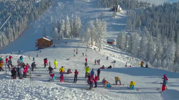 Poiana Brasov estação de esqui de inverno — Vídeo de Stock