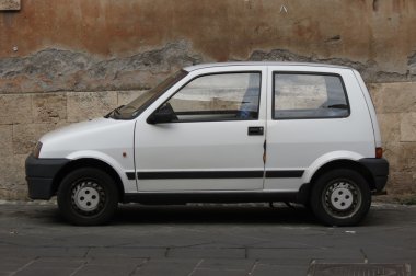 Lancia Y arabası.